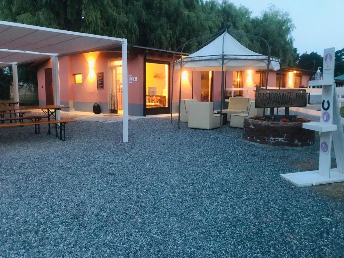 Agriturismo La Fornace Centro Ippico โกโม ภายนอก รูปภาพ